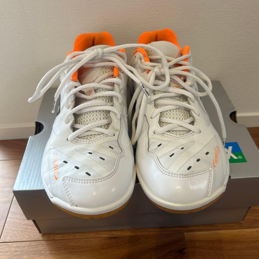 YONEX バドミントンシューズ ホワイト/オレンジ65Zワイドパワークッション