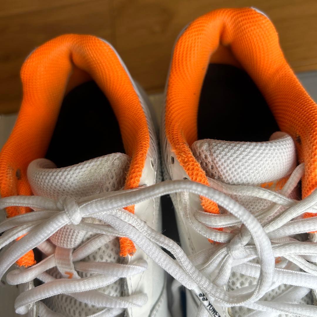 YONEX バドミントンシューズ ホワイト/オレンジ65Zワイドパワークッション