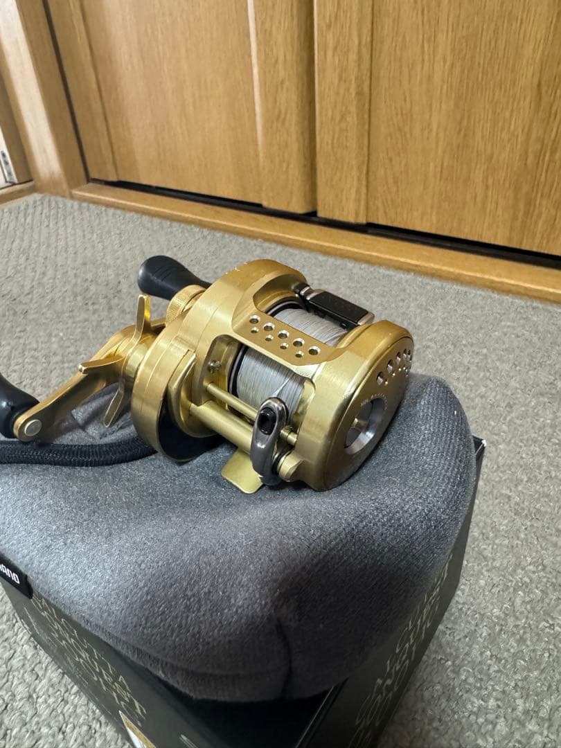 シマノ　15カルカッタコンクエスト200HG