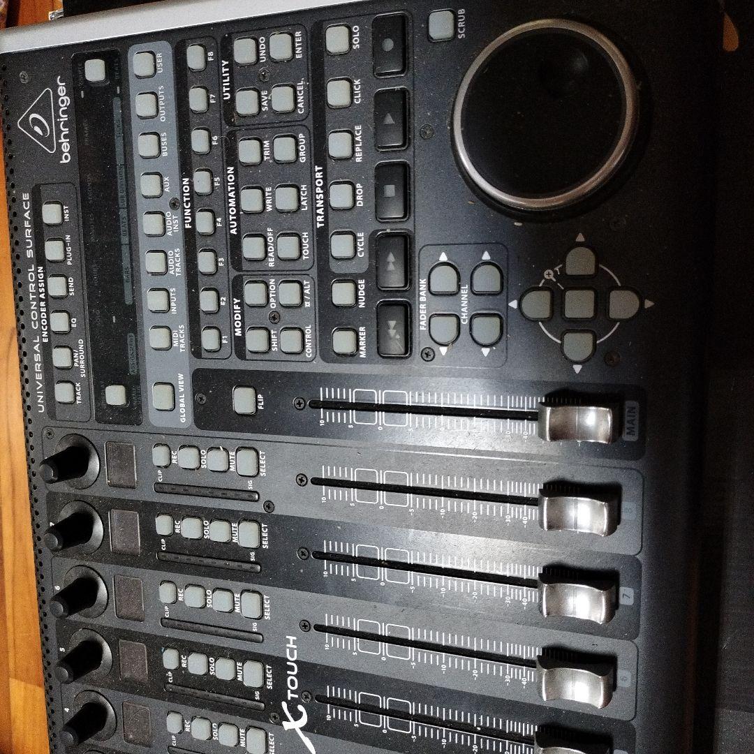 Behringer X-Touch コントロールサーフェス
