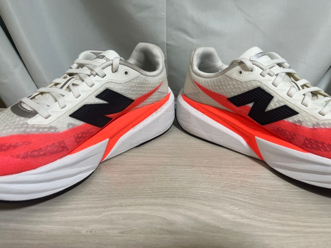 ニューバランス FuelCell Rebel v5 25.5cm D