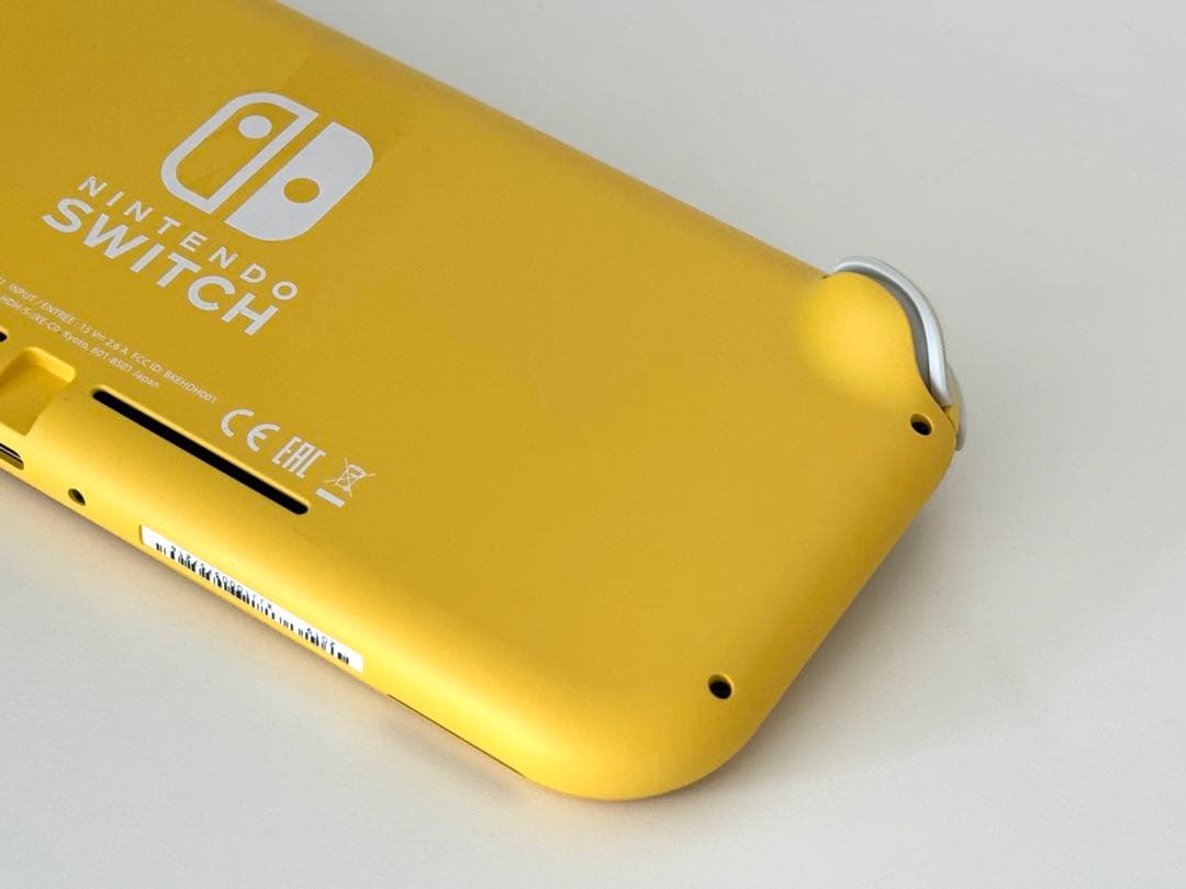 Nintendo Switch Lite イエロー 本体 ケース付 美品