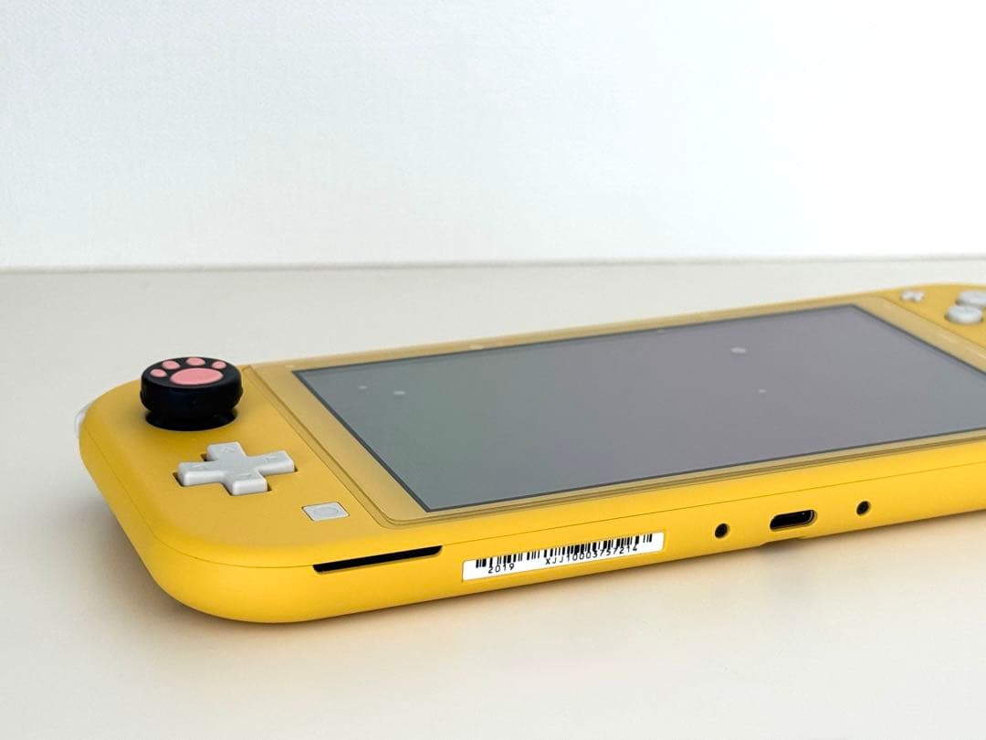 Nintendo Switch Lite イエロー 本体 ケース付 美品