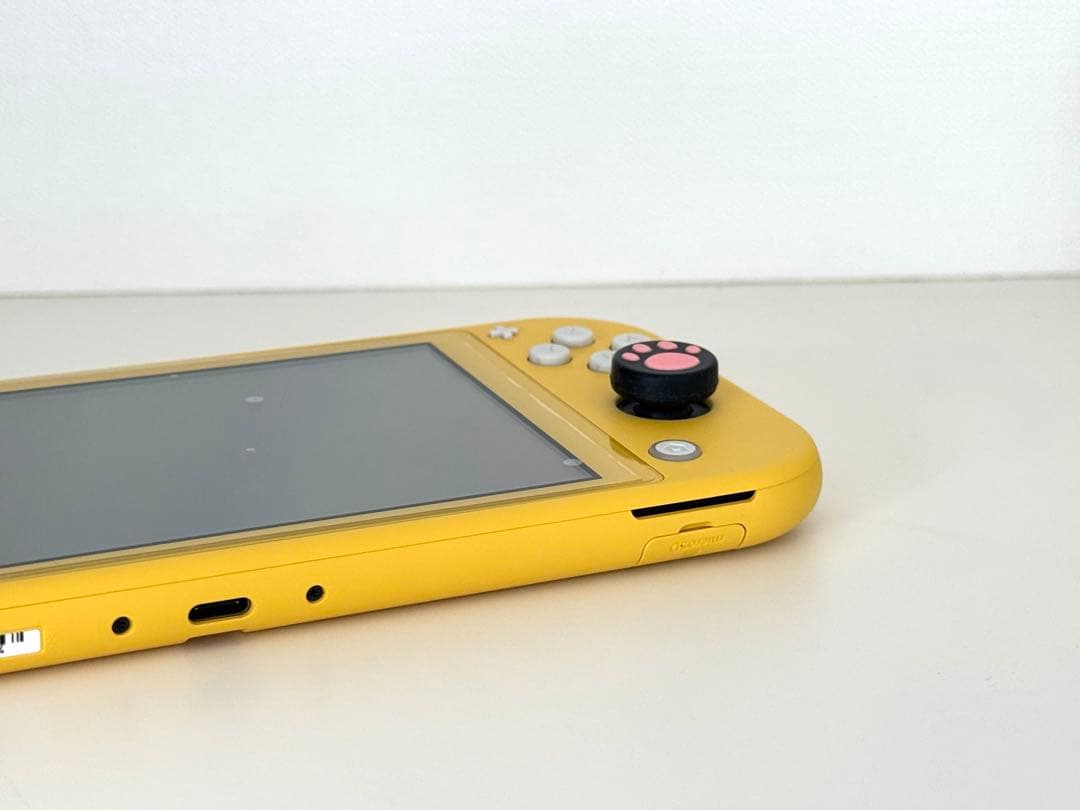 Nintendo Switch Lite イエロー 本体 ケース付 美品