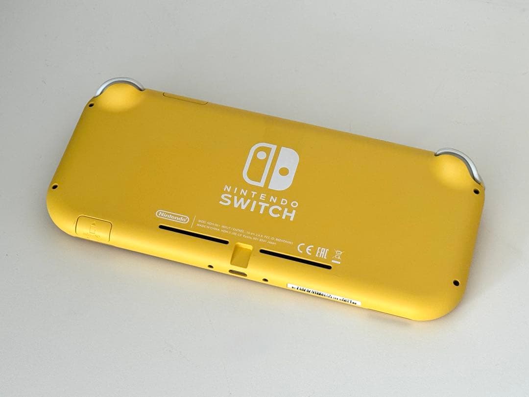 Nintendo Switch Lite イエロー 本体 ケース付 美品