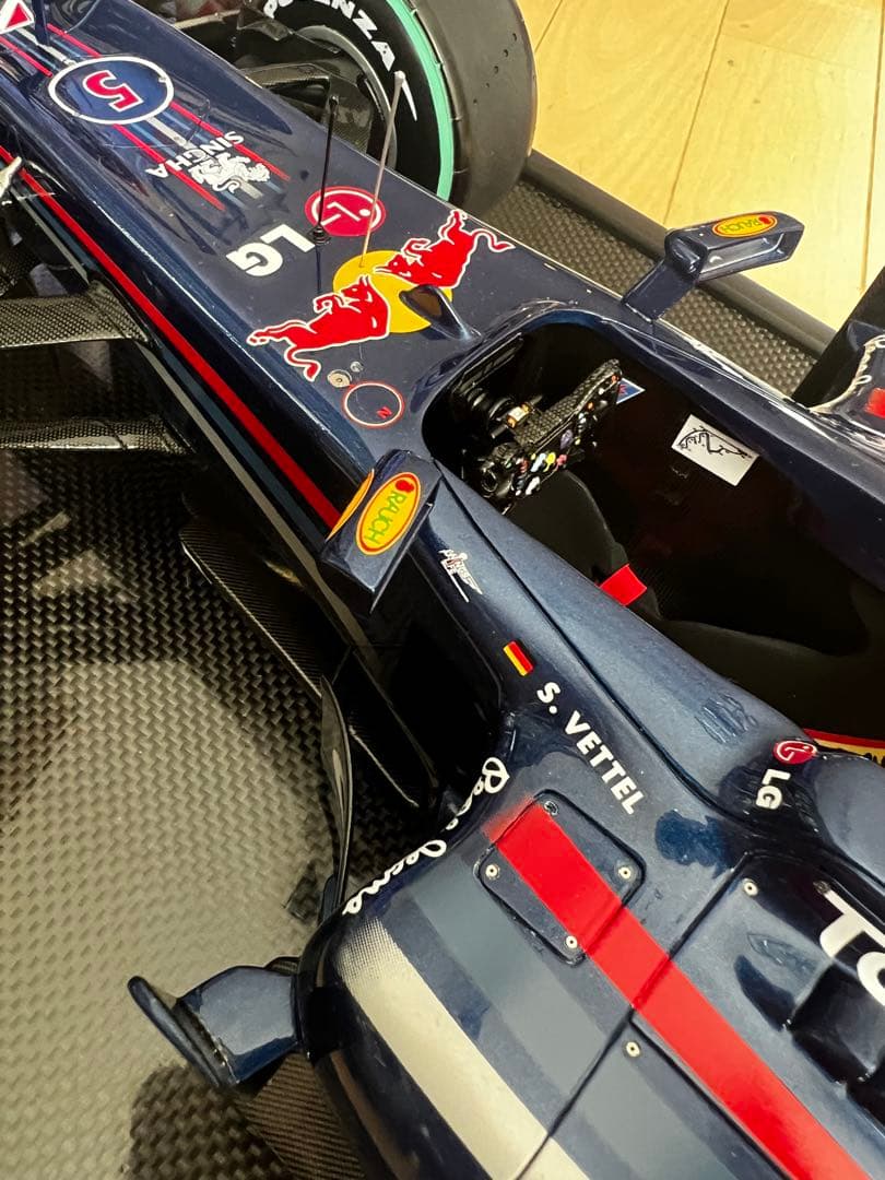 美品 アマルガム 1/8 レッドブル RB6 2010 アブダビGP ベッテル