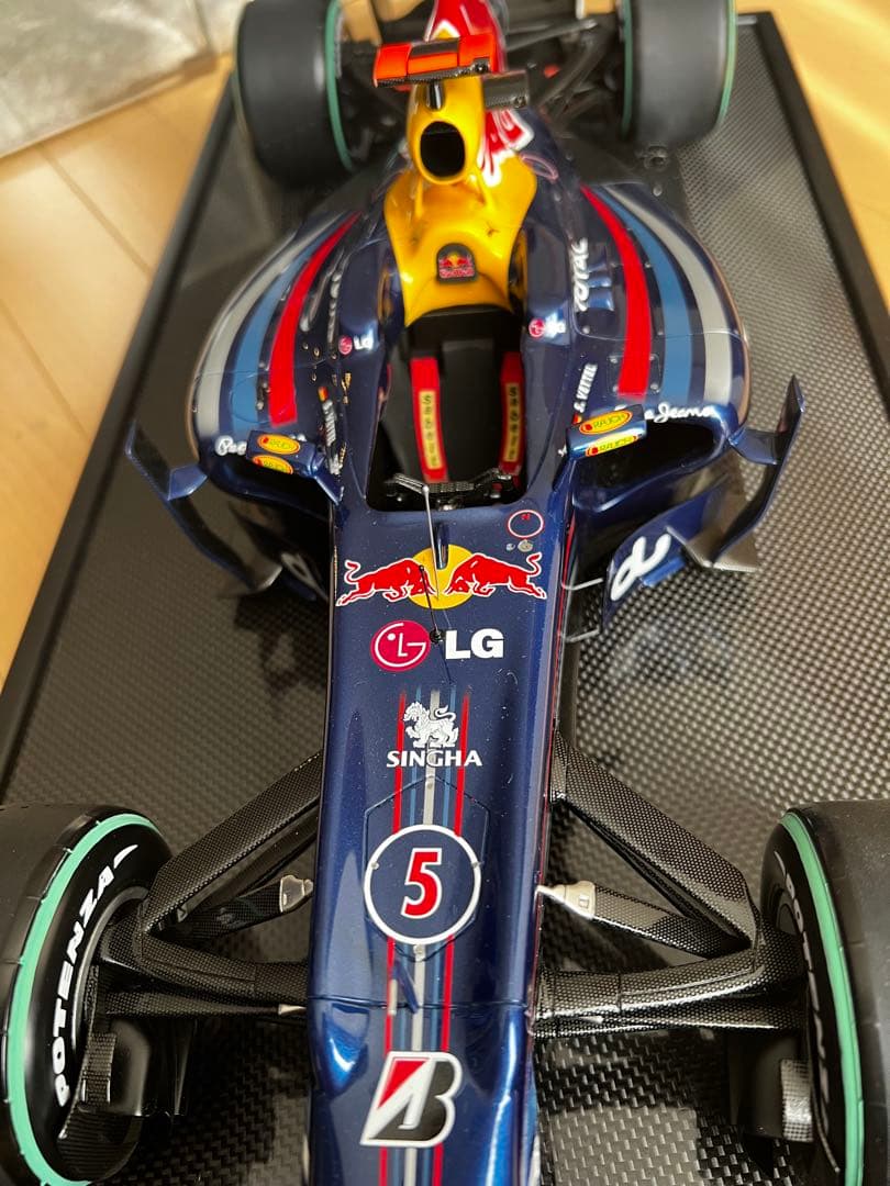 美品 アマルガム 1/8 レッドブル RB6 2010 アブダビGP ベッテル