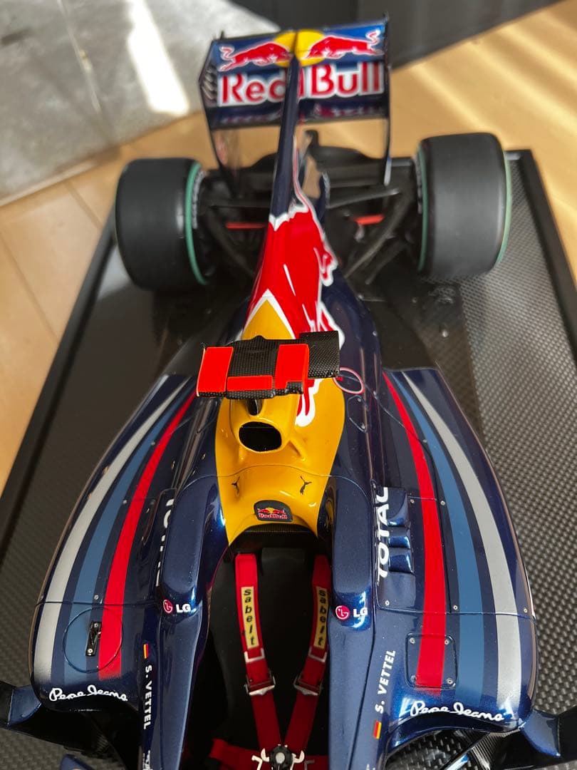 美品 アマルガム 1/8 レッドブル RB6 2010 アブダビGP ベッテル