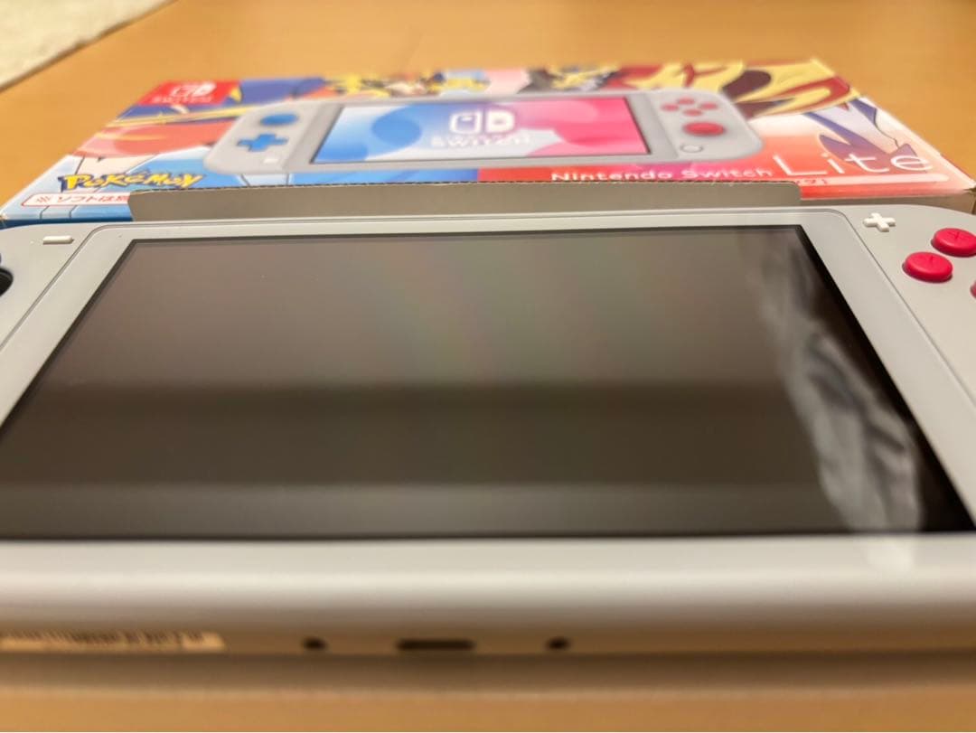 美品 Nintendo Switch Lite ポケモン ザシアンザマゼンタ