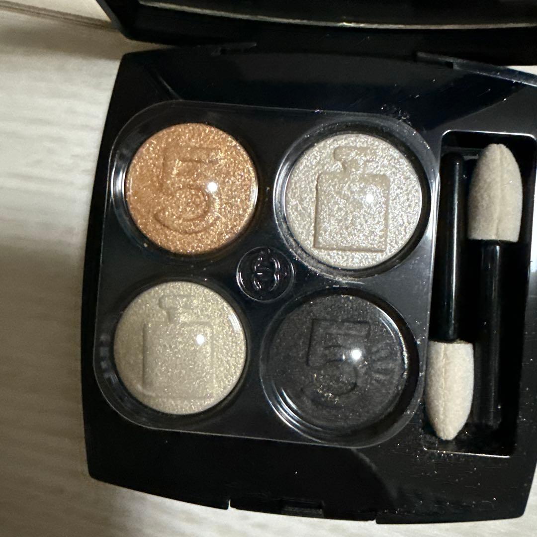 CHANEL 限定クリスマスコフレ　レキャトルオンブルNo.5