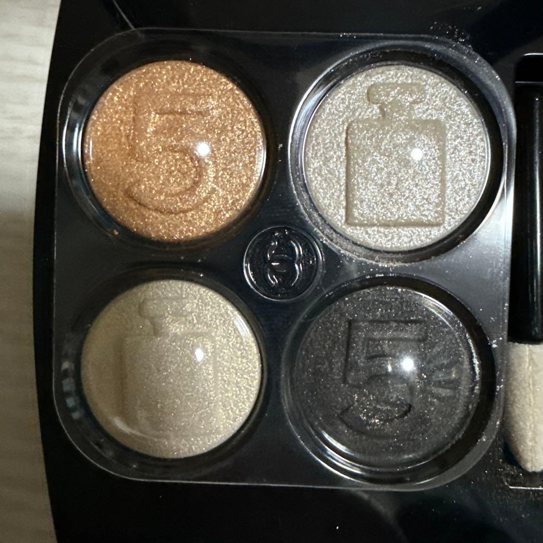 CHANEL 限定クリスマスコフレ　レキャトルオンブルNo.5