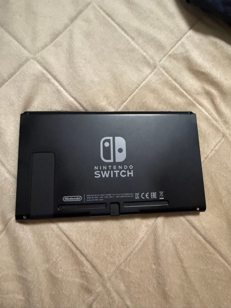 任天堂Switchバッテリー強化版　本体のみ
