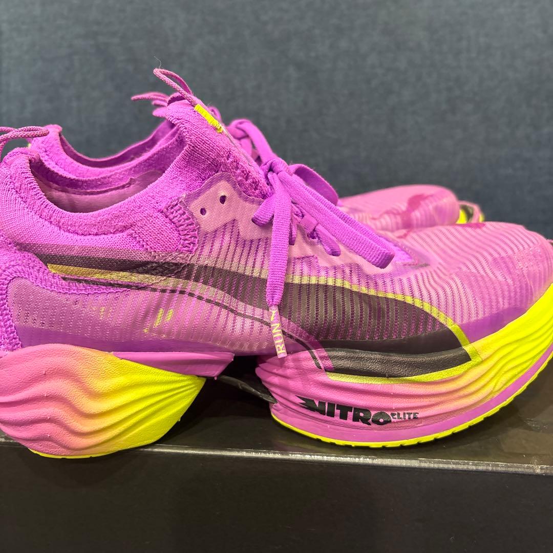 美品PUMAランニングシューズ