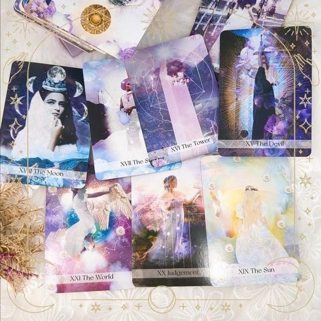 【正規品タロットカード】人気オンラインデッキがついに商品化✨月の魔法のタロット