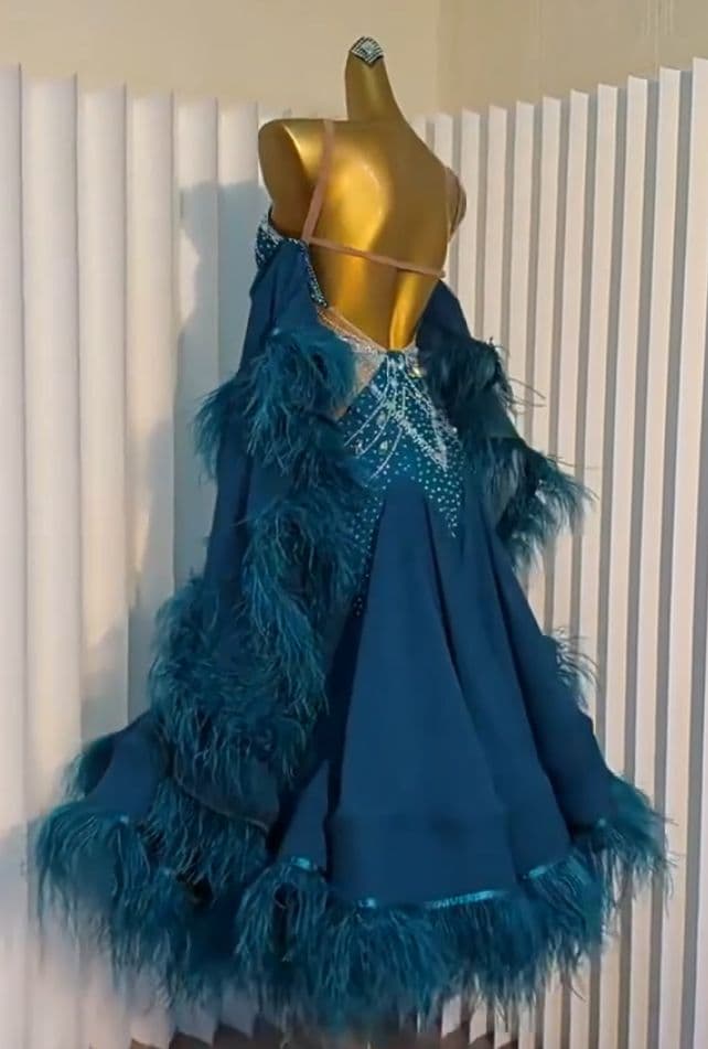 オーダーメイド　社交ダンス衣装　スタンダードドレス オーストリッチ羽根