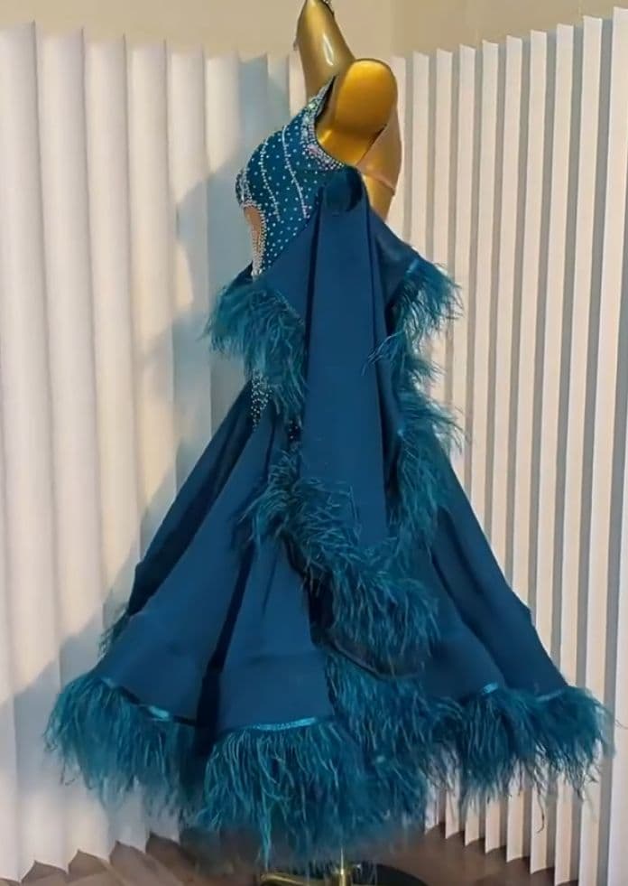 オーダーメイド　社交ダンス衣装　スタンダードドレス オーストリッチ羽根