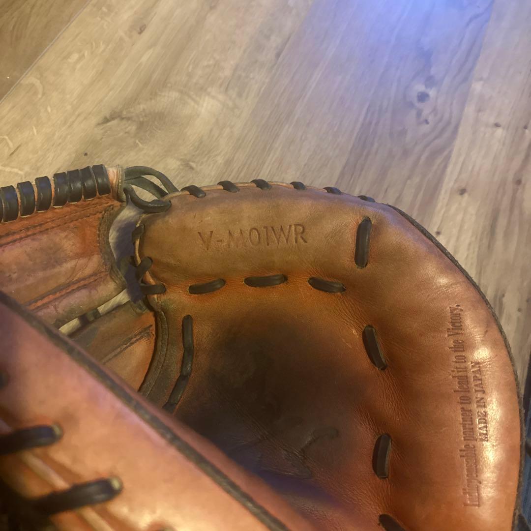 V-MOTWR キャッチャーミット レッド