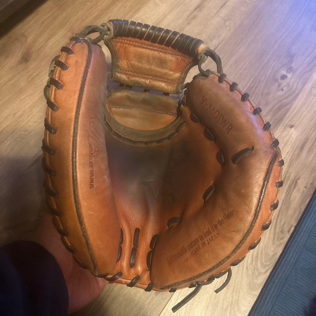 V-MOTWR キャッチャーミット レッド