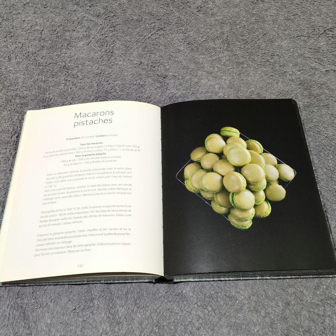 petits gateaux（小さなケーキ） : Frederibc Anton