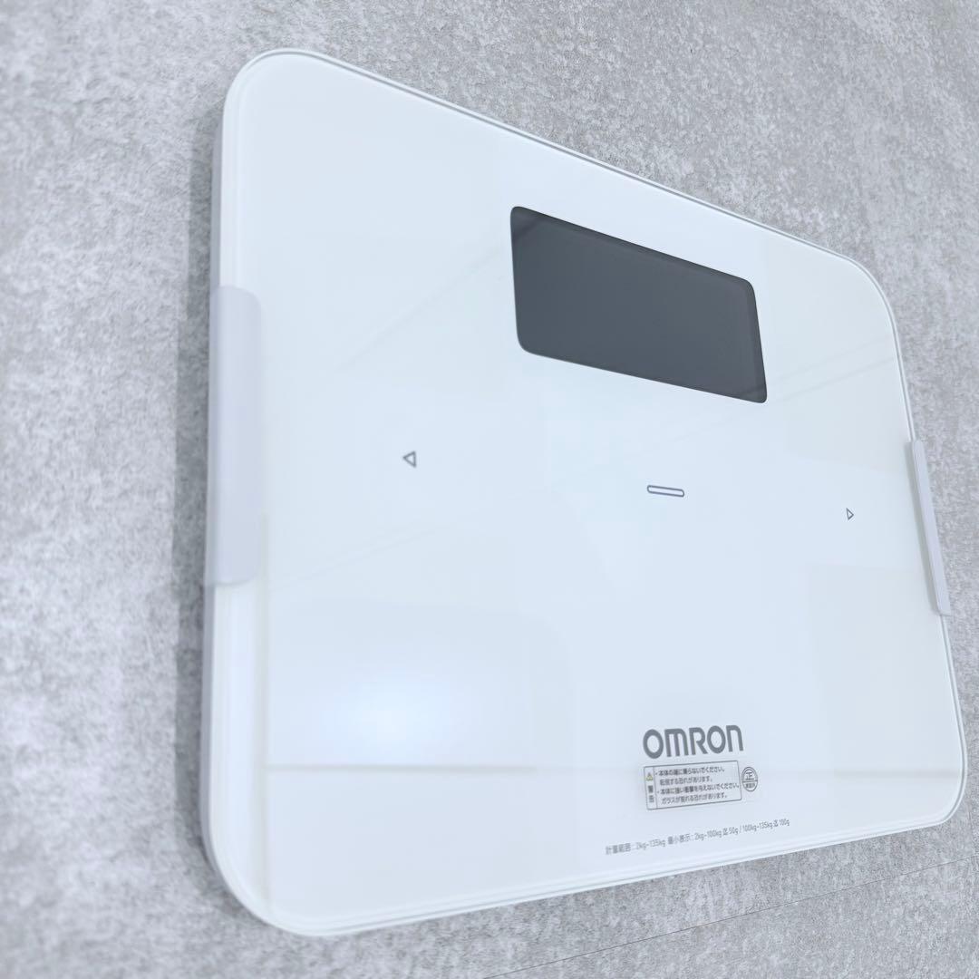 【美品】 オムロン 体重体組成計 KRD-608T2 Karada Scan