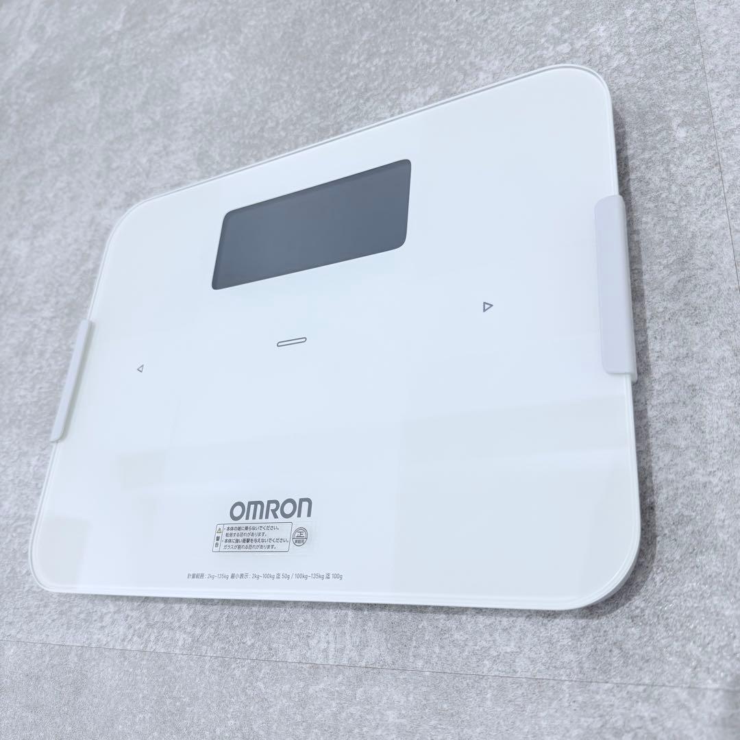 【美品】 オムロン 体重体組成計 KRD-608T2 Karada Scan