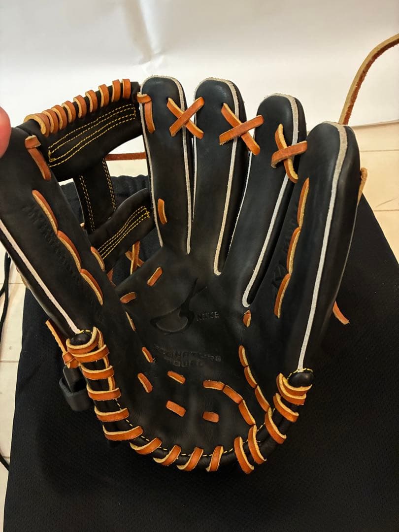 Nike 軟式一般用グローブ 黒/赤 収納袋付き　松井稼頭央モデル