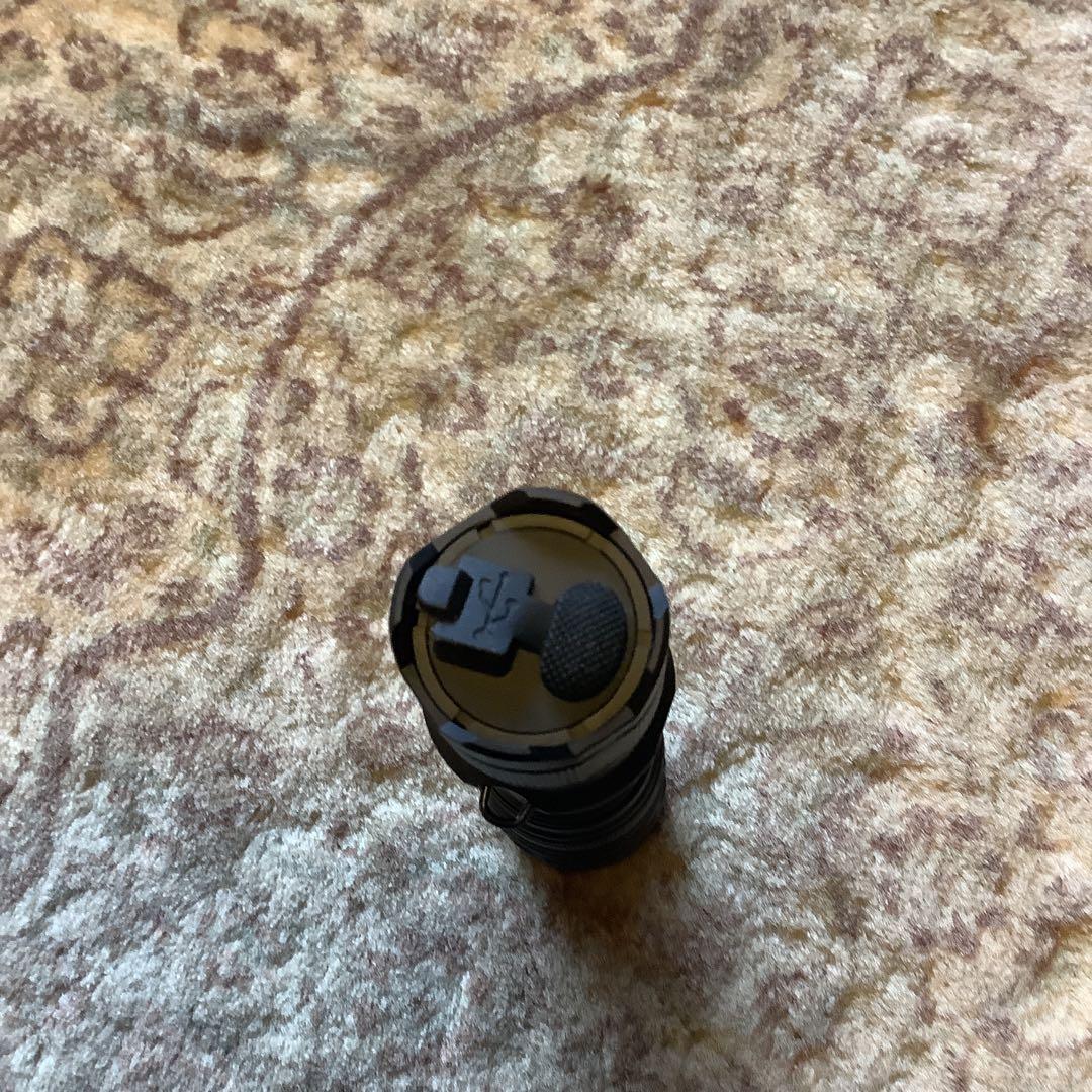 GENTOS TX-850Re 充電式 タクティカルフラッシュライト　ジェントス