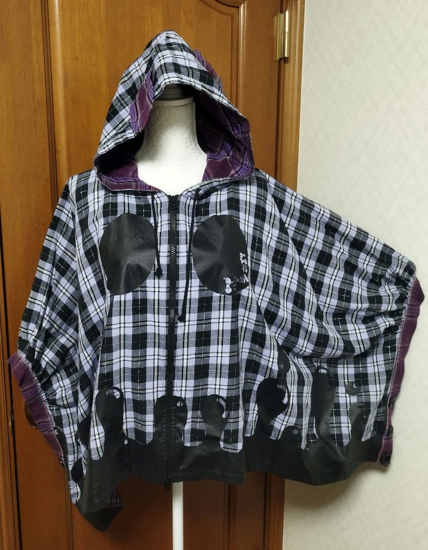 PUTUMAYO　耳付きフードポンチョ（ブラック×パープル×シルバー）