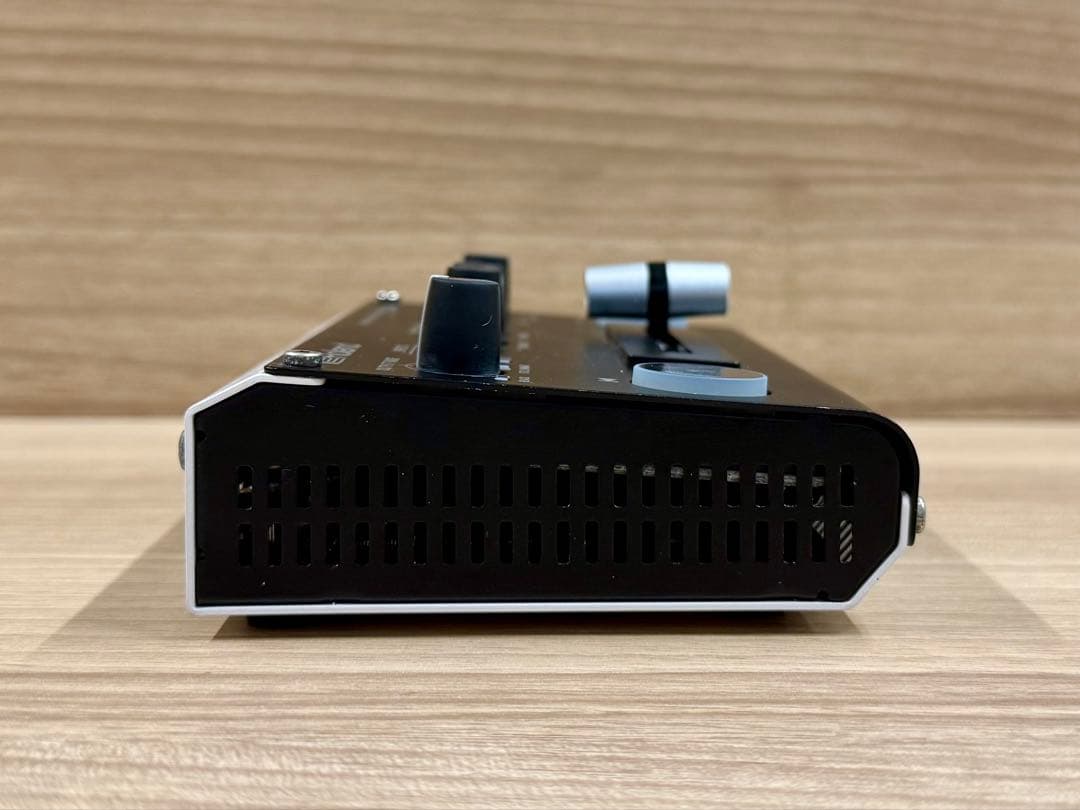 Roland V-02HD スケーラー内蔵 2CH ビデオスイッチャー