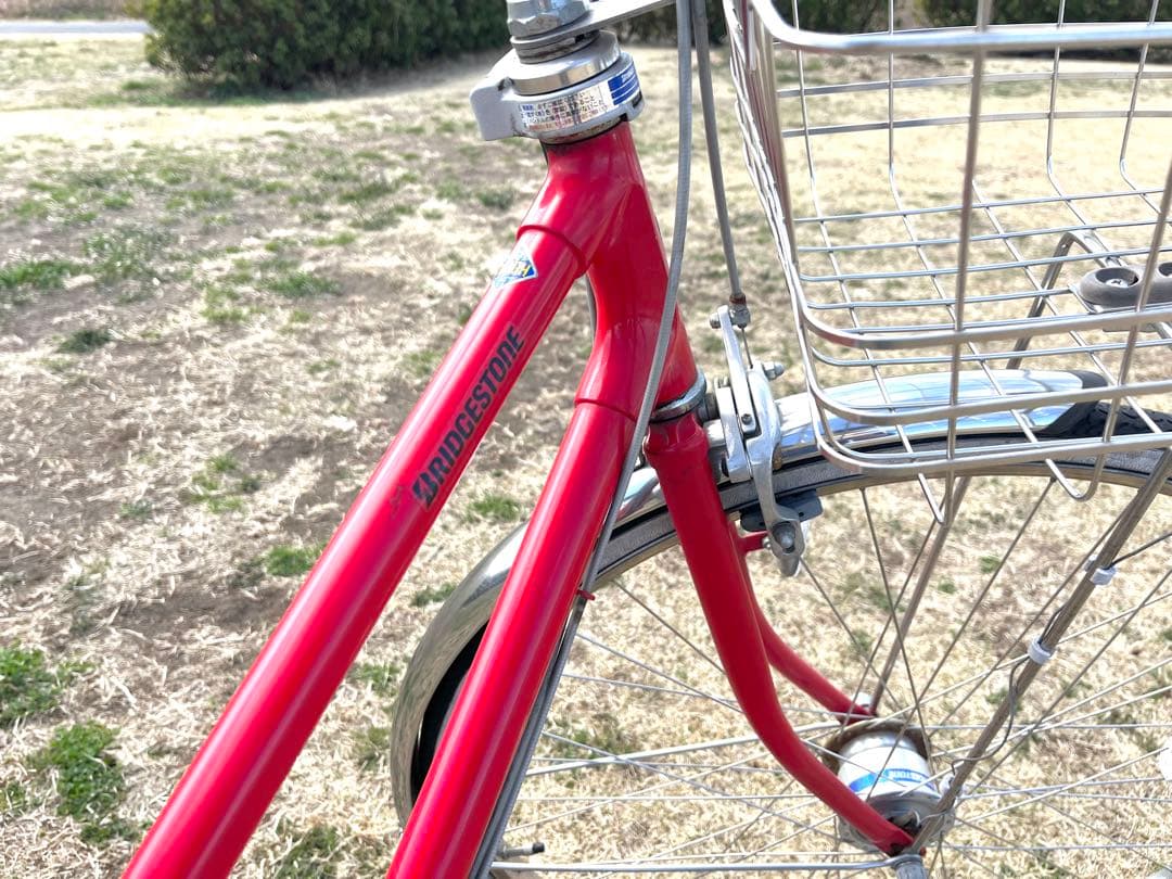 BRIDGESTONE シティサイクル 赤 前カゴ付き　27インチ