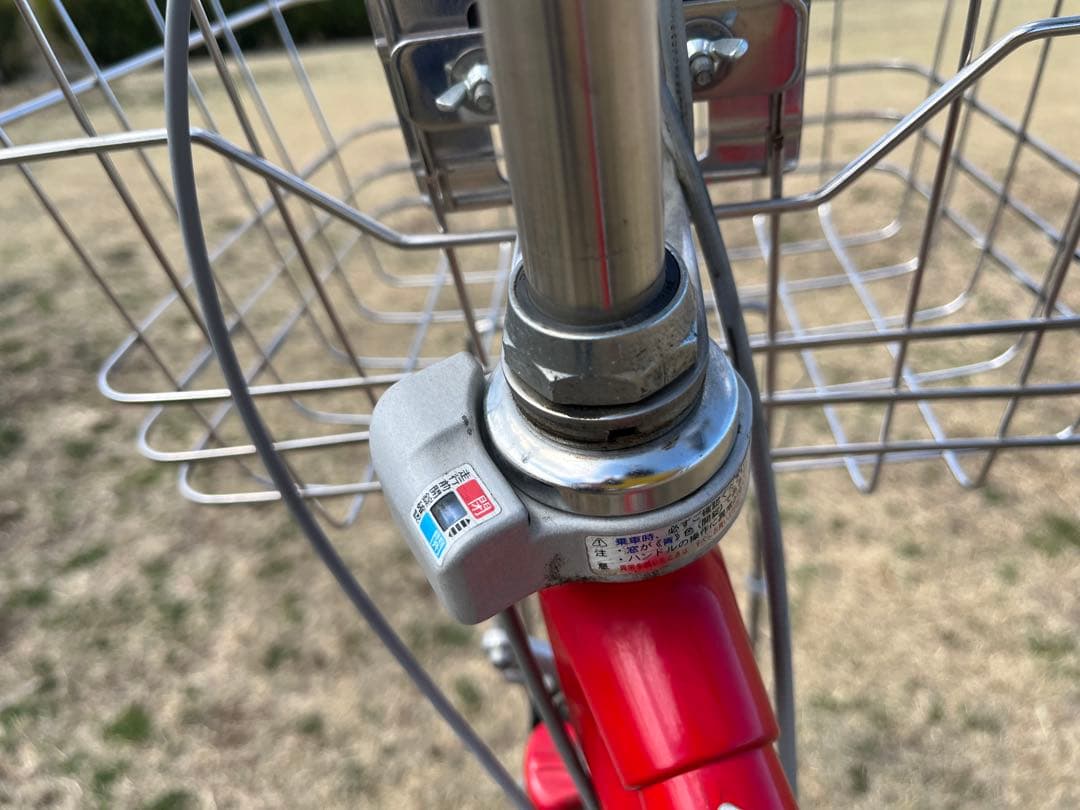 BRIDGESTONE シティサイクル 赤 前カゴ付き　27インチ