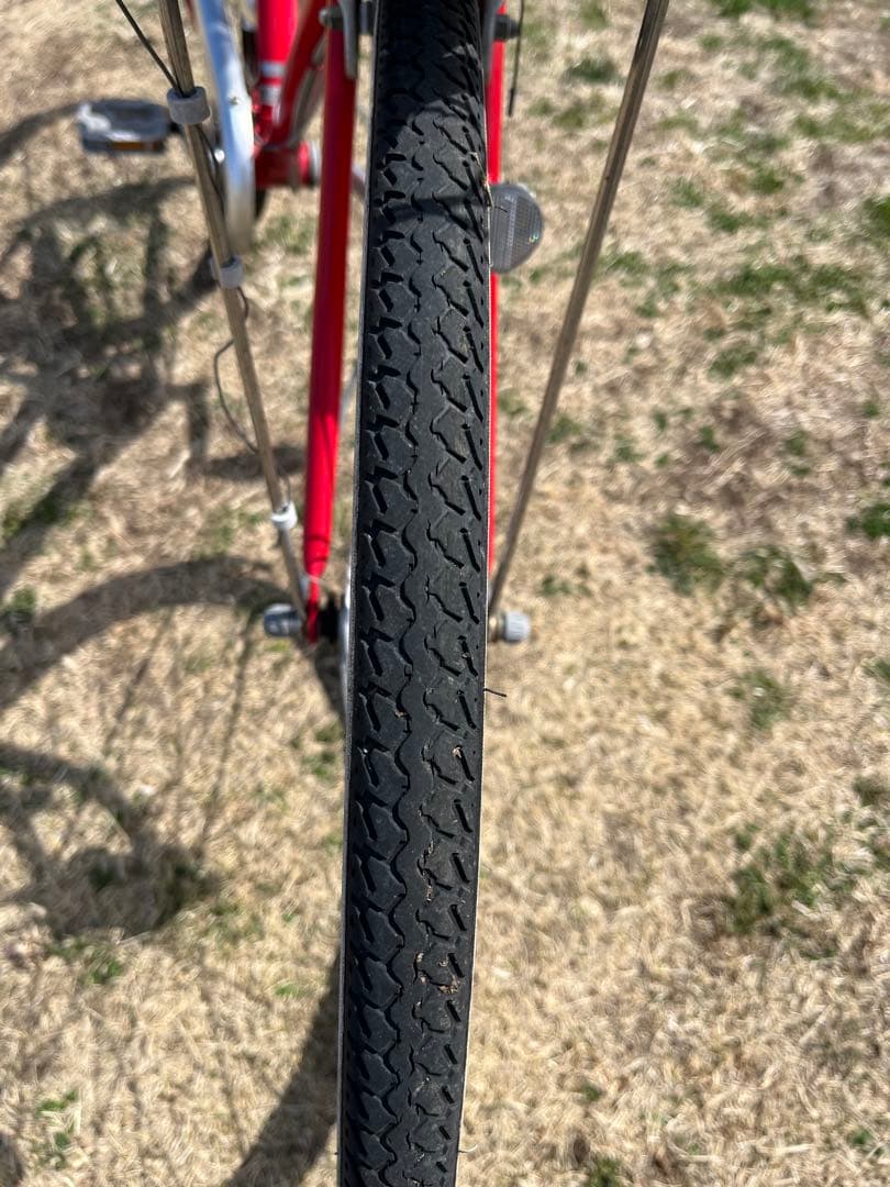 BRIDGESTONE シティサイクル 赤 前カゴ付き　27インチ