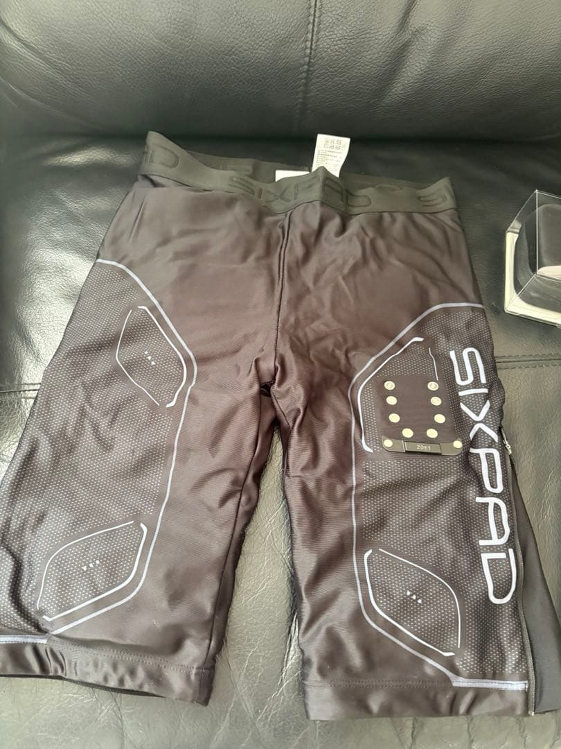 美品 SIXPADパワースーツ 上下セット レディース　Mサイズ 動作確認済