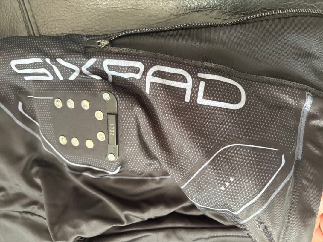 美品 SIXPADパワースーツ 上下セット レディース　Mサイズ 動作確認済