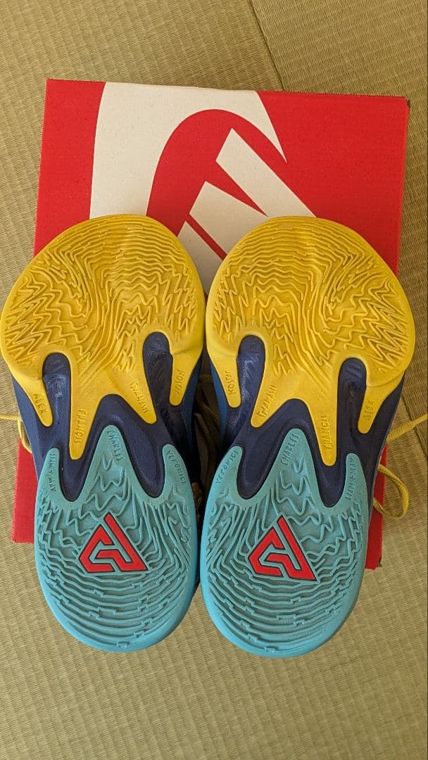 NIKE Zoom Freak 4 “Kaleidoscope” スニーカー