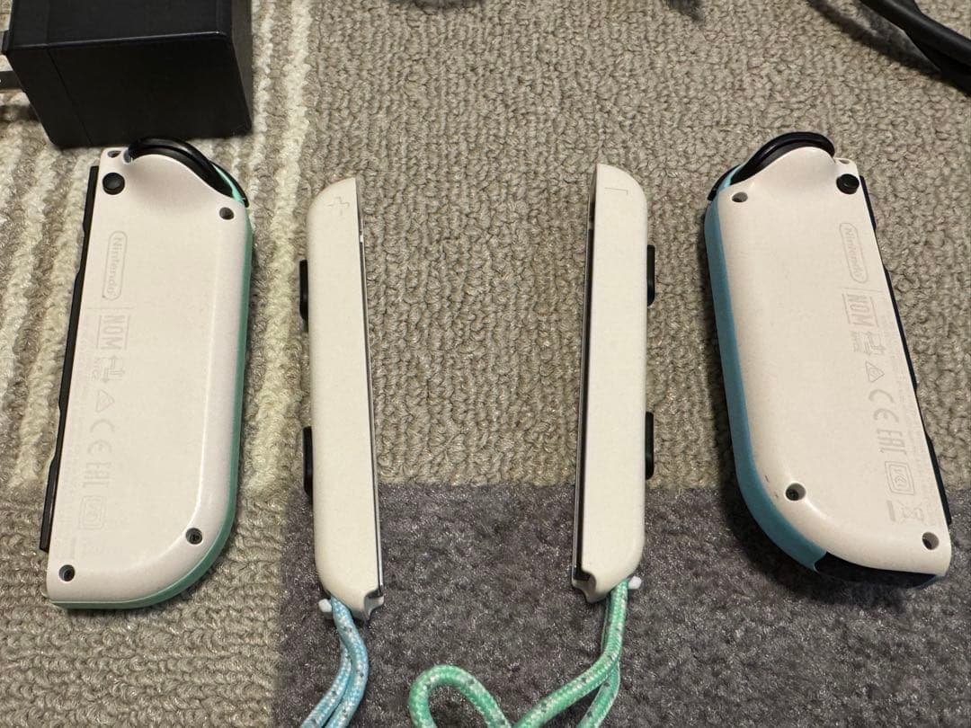 Nintendo Switch 本体 + 付属品。どうぶつの森デザイン