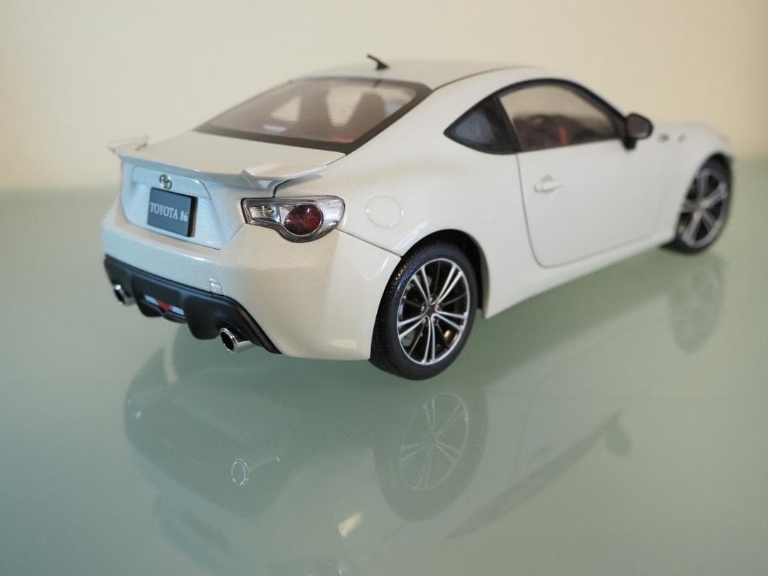 AUTOart 1/18 トヨタ 86 GTリミテッド（ホワイトパール）