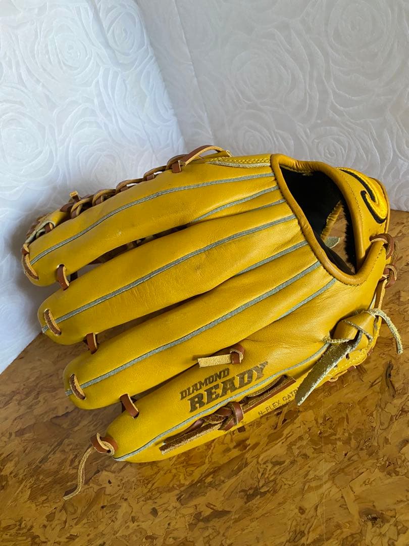 美品 NIKE DIAMOND READY GATE 野球 軟式 グローブ右黄色