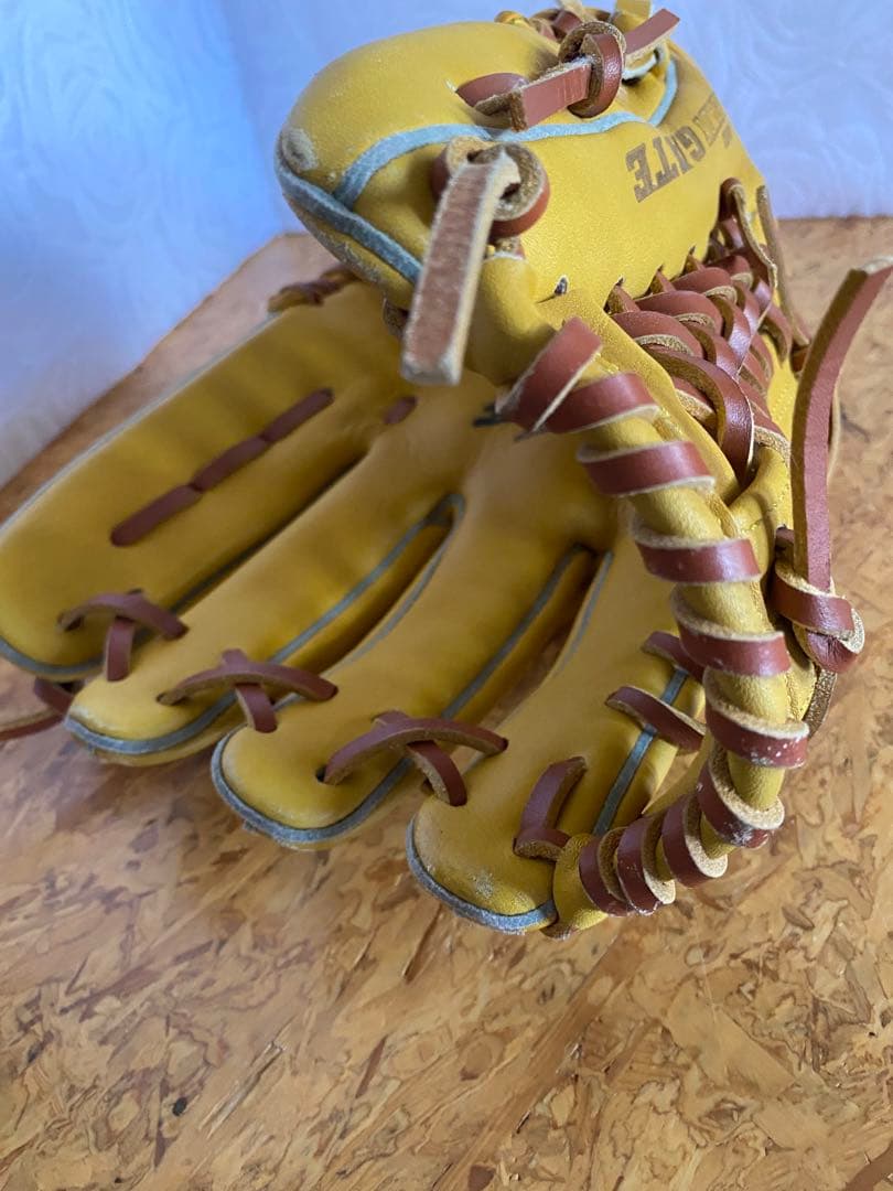 美品 NIKE DIAMOND READY GATE 野球 軟式 グローブ右黄色