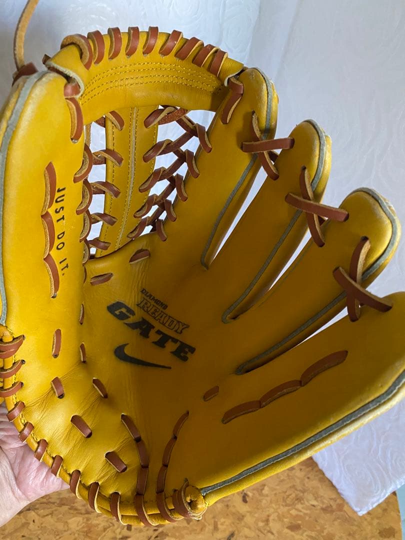 美品 NIKE DIAMOND READY GATE 野球 軟式 グローブ右黄色