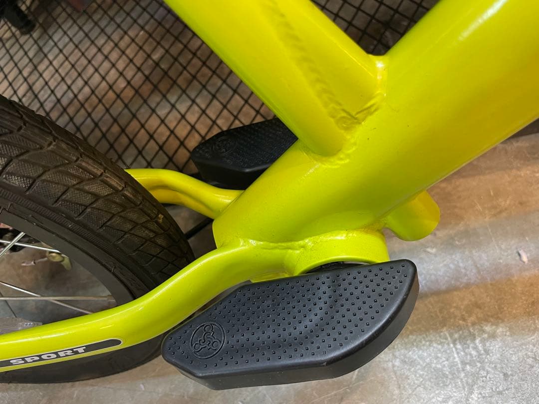 美品 限定色 ストライダー STRIDER 14X ライムイエロー 自転車 廃盤