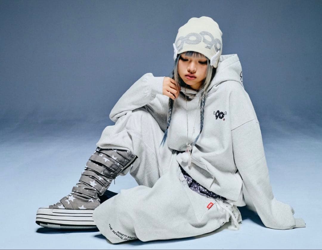 9090 ドット フーディー白