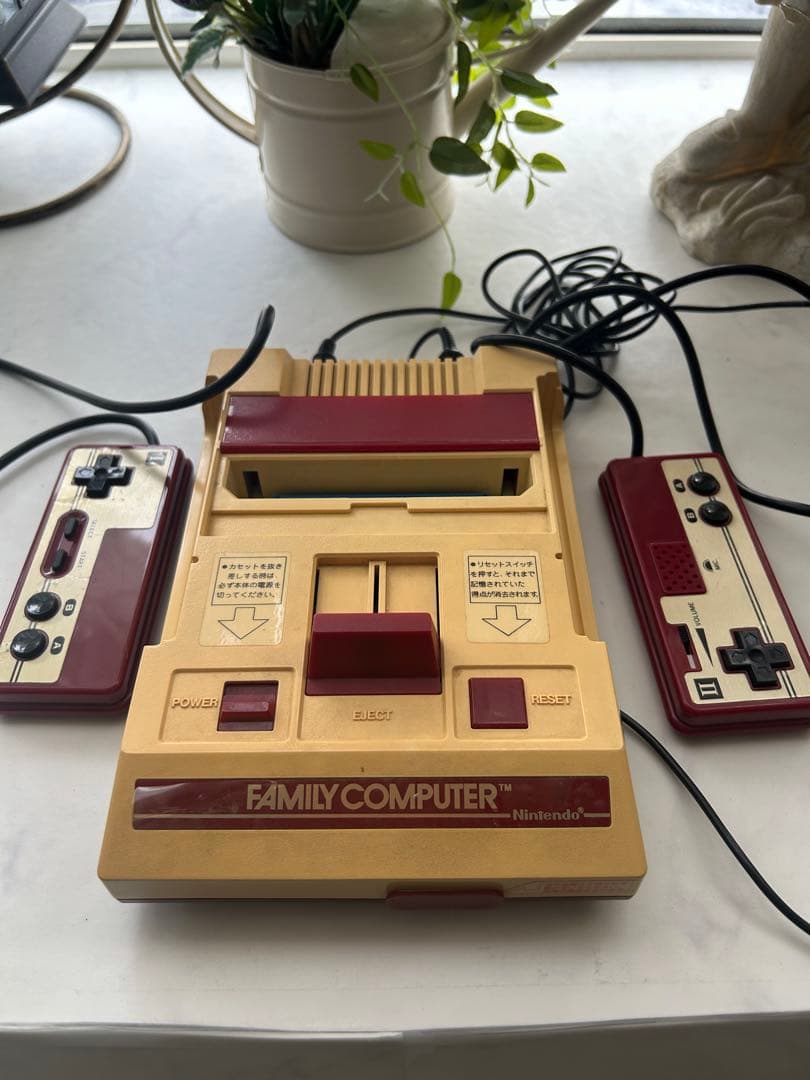 初代Nintendo ファミリーコンピュータ ➕20インチ液晶テレビセット