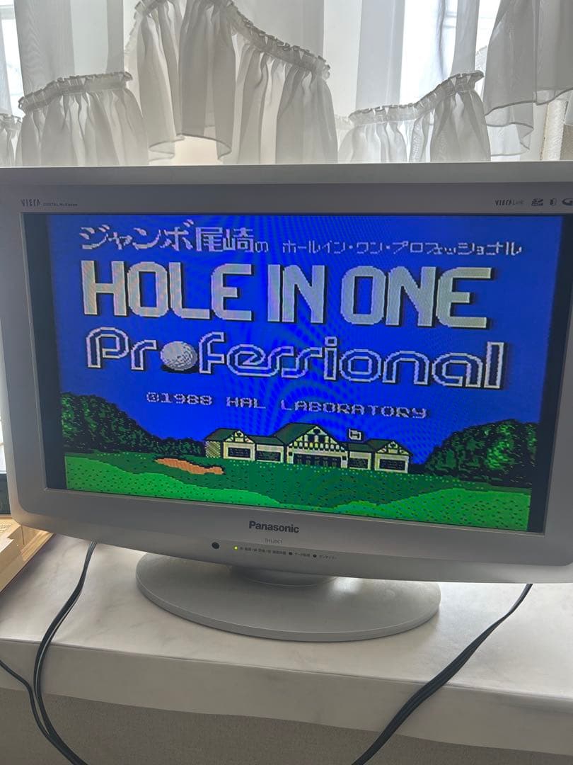 初代Nintendo ファミリーコンピュータ ➕20インチ液晶テレビセット