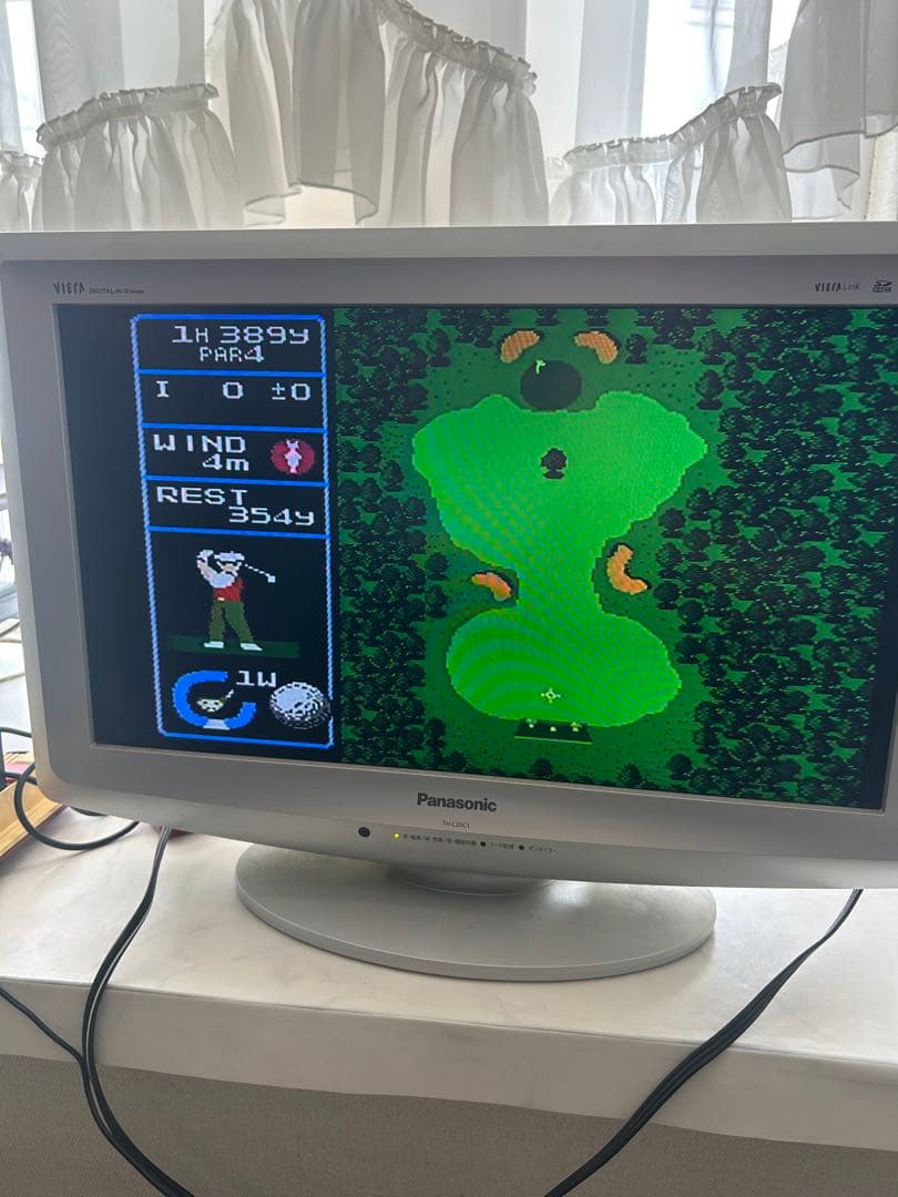 初代Nintendo ファミリーコンピュータ ➕20インチ液晶テレビセット