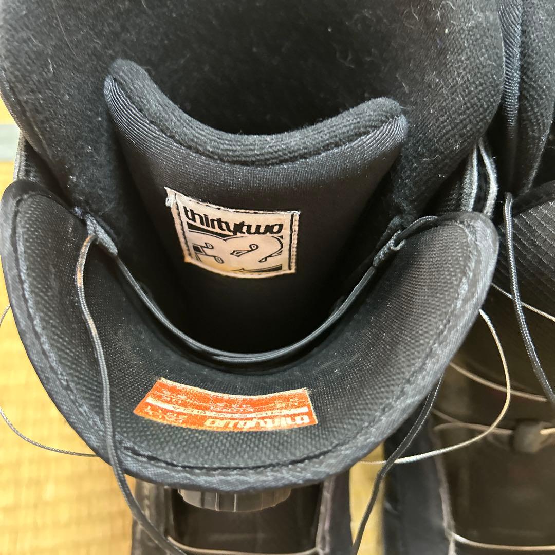 32 ThirtyTwo スノーボードブーツ　EURO 42.5サイズ