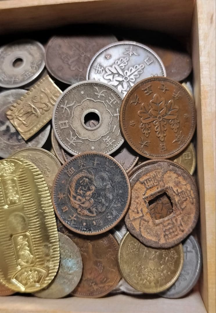 r*a様 小判二分金穴銭銅銭など雑銭色々桐箱おまけ
