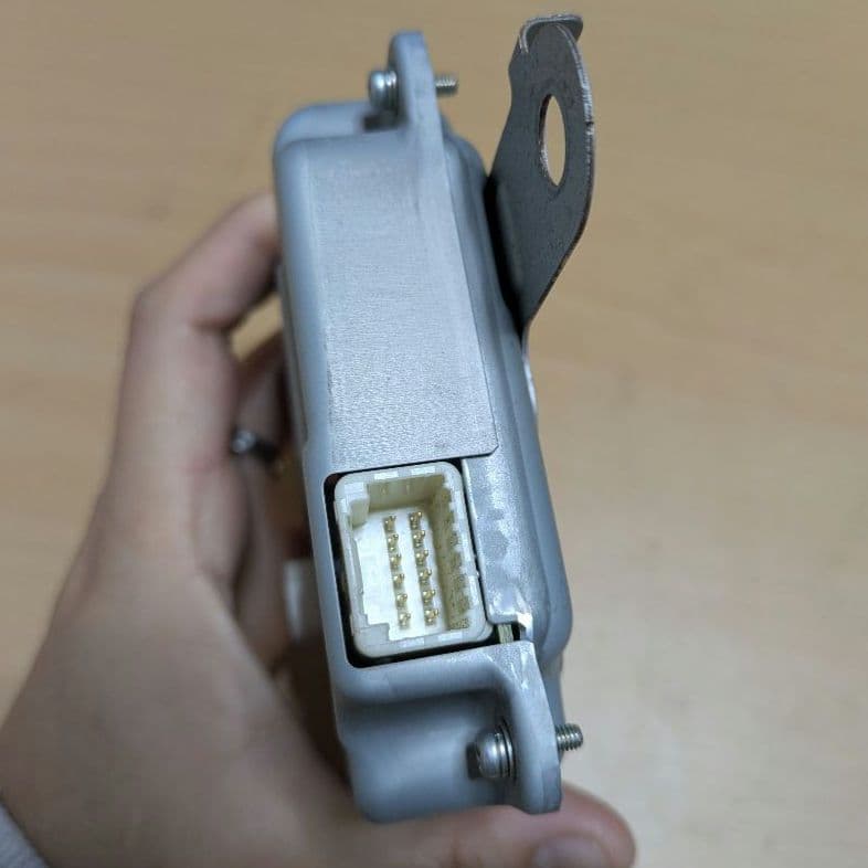 89892-52011 アクア ボルテージセンサー 動作確認済㉓