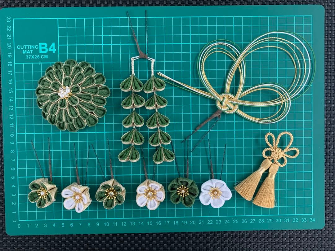 【R-緑】つまみ細工　髪飾り　成人式　卒業式