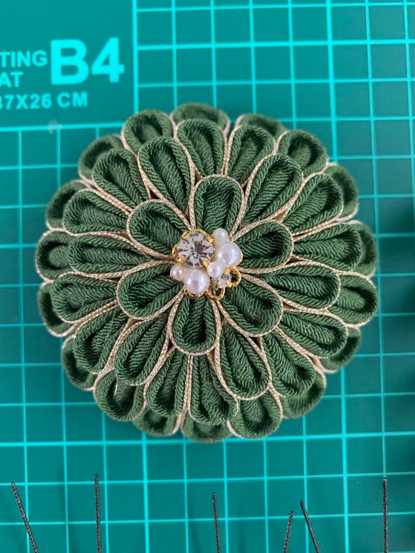 【R-緑】つまみ細工　髪飾り　成人式　卒業式